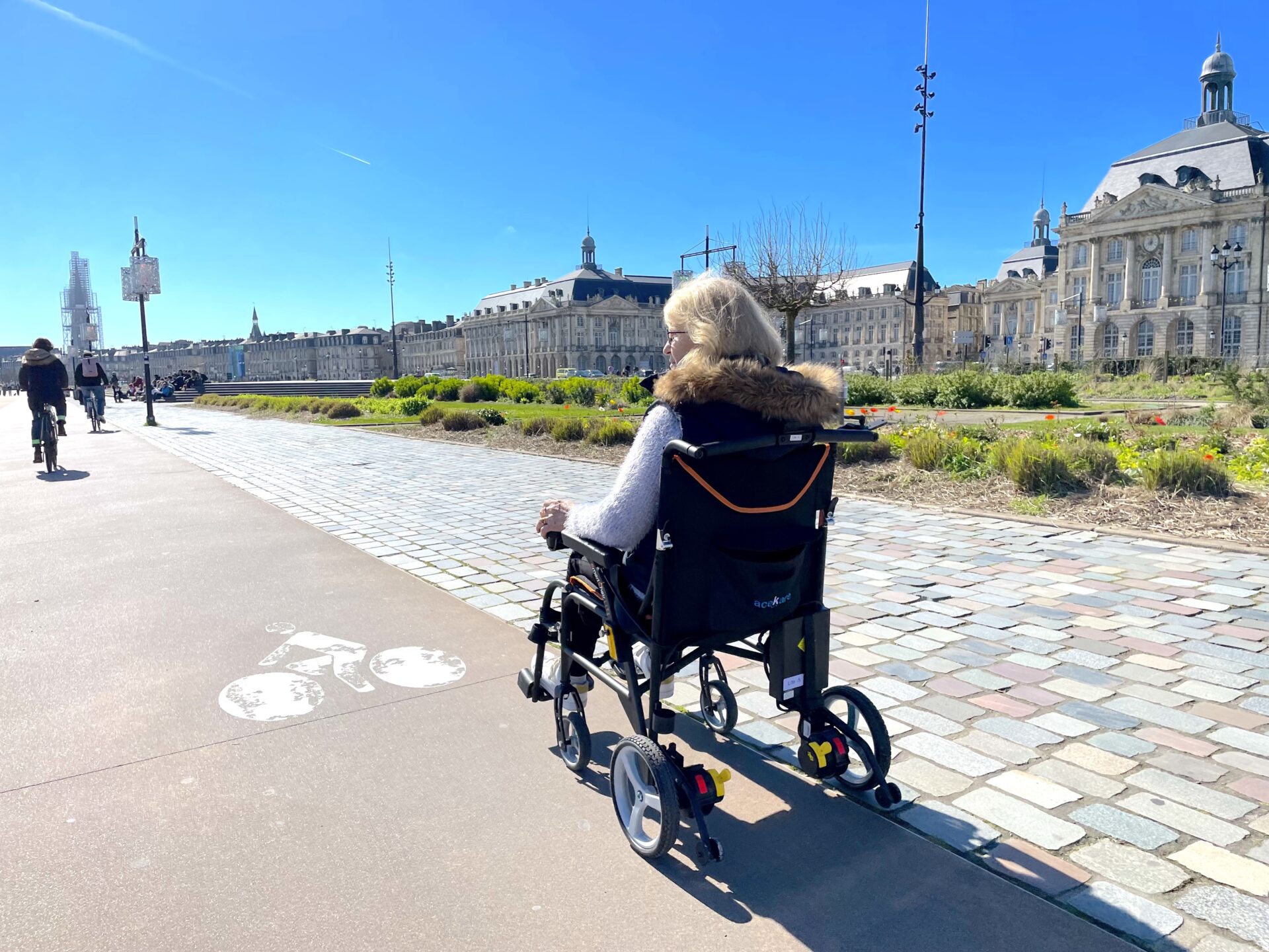 Chair Roulant SmartChair Lite - Fauteuil roulant électrique pliable et léger ...